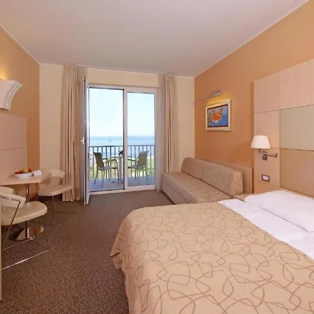Hotel Haliaetum And Mirta 4*